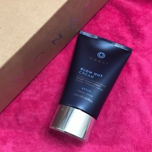 Monat Blow Out Cream